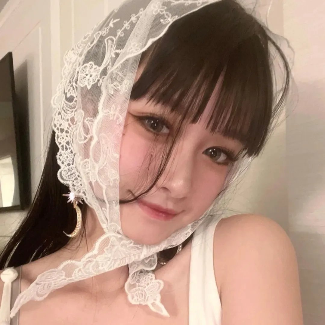 属于她们的片刻